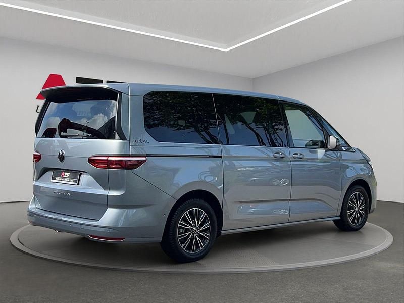 Gebraucht VW Multivan Life 150 PS (110 kW) 2025 Silber Van