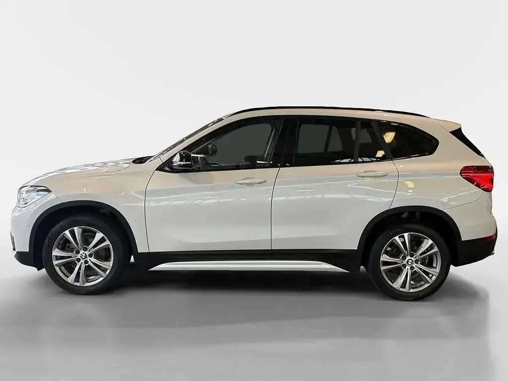 Gebraucht BMW X1 Sport Line 140 PS (102 kW) 2019 Mineralweiß metallic SUV
