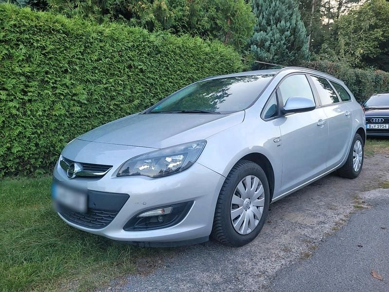 Silber Gebraucht 2014 Opel Astra Kombi | 5.300 € (Guter Preis) - Bild 1/4