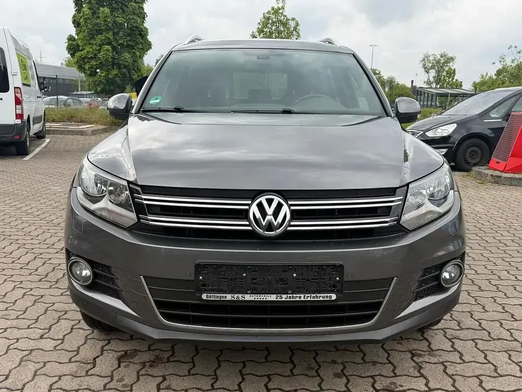 Gebraucht VW Tiguan Sportline 140 PS (102 kW) 2014 Grau SUV