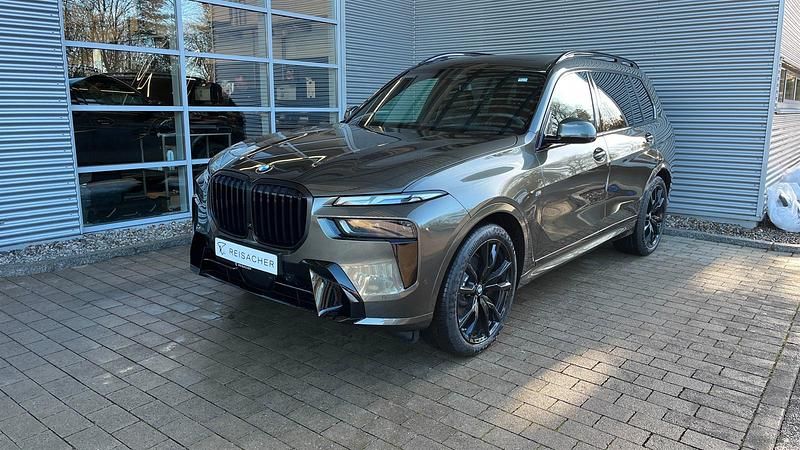 Neu BMW X7 Efficient Dynamics 352 PS (258 kW) 2025 Manhattan metallic SUV