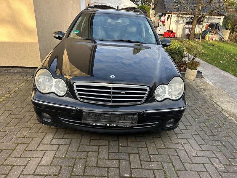 Schwarz Gebraucht 2007 Mercedes C220 Avantgarde Kombi | 1.990 € (Guter Preis) - Bild 1/4