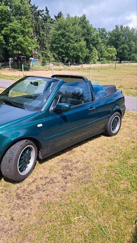 Grün Gebraucht 2025 VW Golf Cabrio | 3.900 € - Bild 1/4