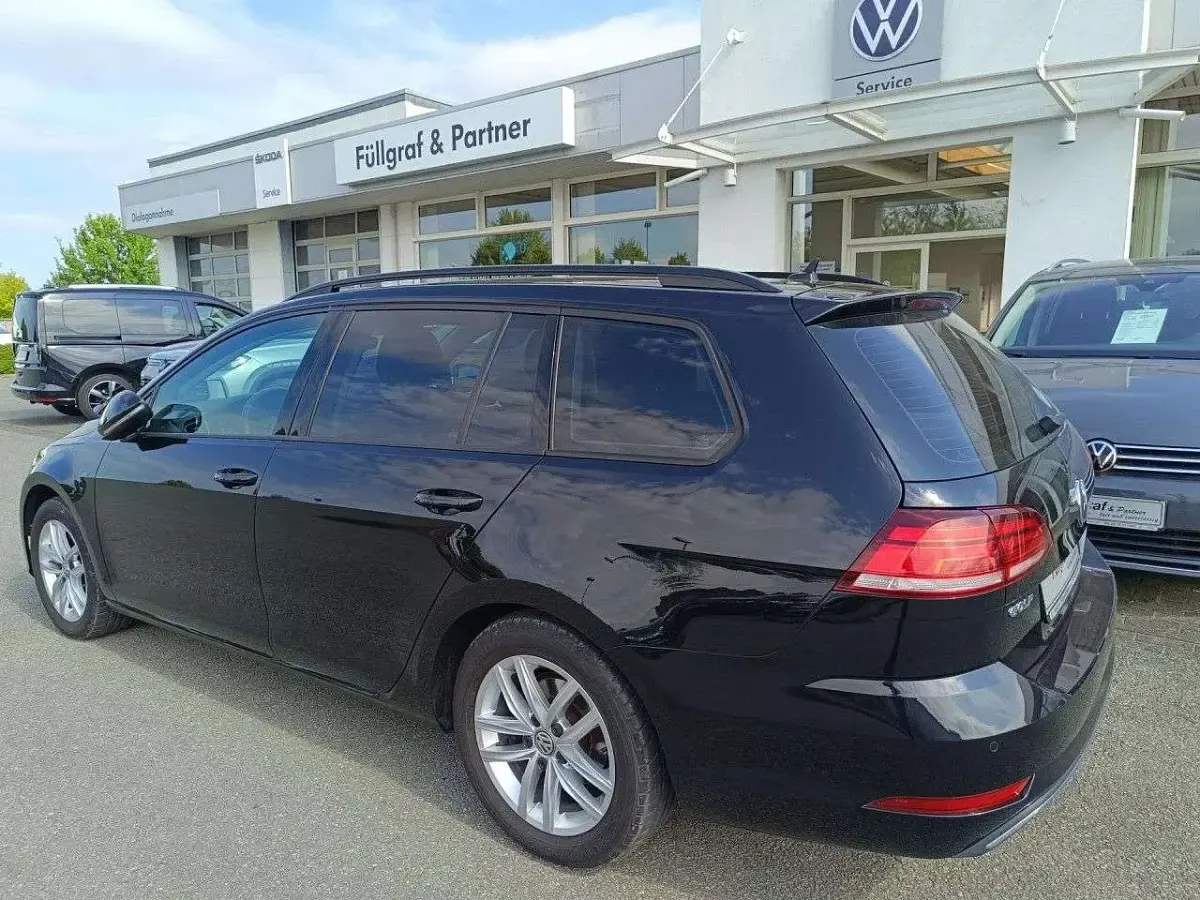 Gebraucht VW Golf VII Comfortline 150 PS (110 kW) 2020 Deep black perleffekt Kombi
