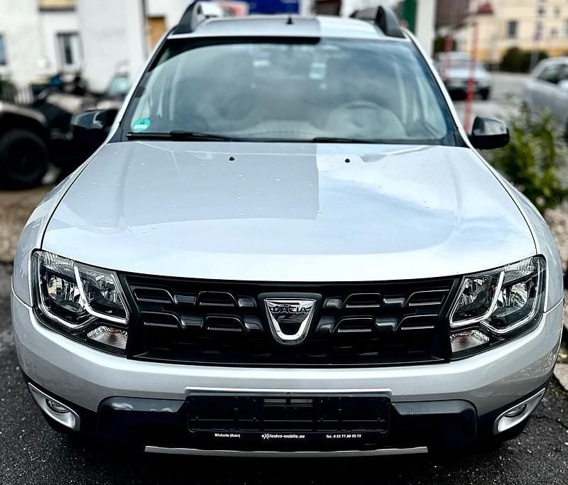 Gebraucht Dacia Duster Black Shadow 125 PS (91 kW) 2017 Silber SUV