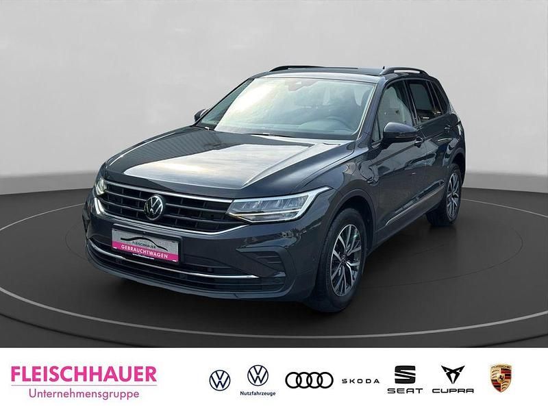Grau Gebraucht 2022 VW Tiguan Life SUV | 28.990 € (Fairer Preis) - Bild 1/4