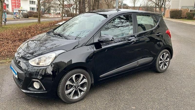 Schwarz Gebraucht 2015 Hyundai i10 YES! Gold Kleinwagen | 6.500 € (Guter Preis) - Bild 1/4
