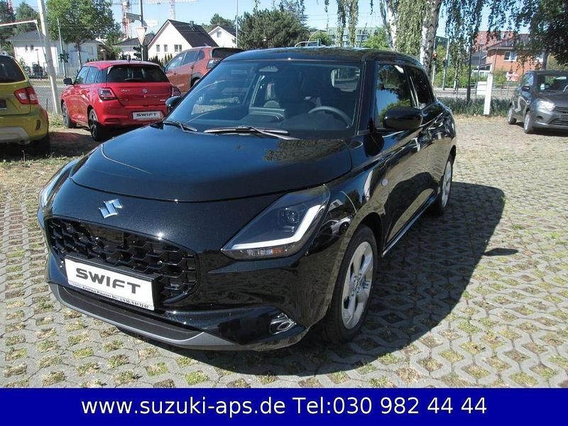 Schwarz Neu 2025 Suzuki Swift Comfort Kleinwagen | 20.750 € - Bild 1/4