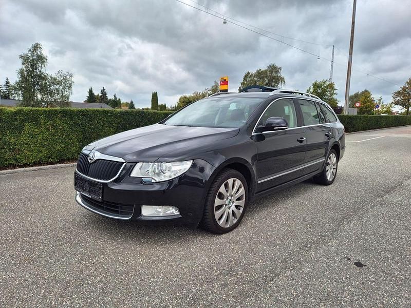 Schwarz Gebraucht 2012 Skoda Superb Elegance Kombi | 4.600 € (Superpreis) - Bild 1/4