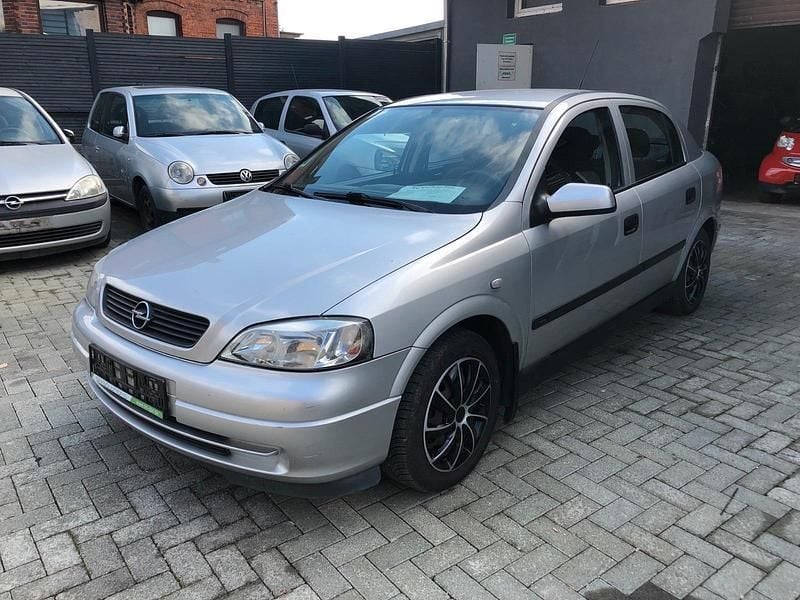 Silber Gebraucht 2001 Opel Astra Limousine | 1.680 € (Fairer Preis) - Bild 1/4