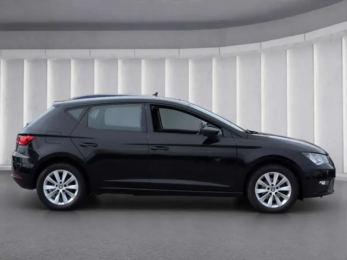 Second-hand Seat Leon Style 125 CP (91 kW) 2017 Negru Berlinǎ