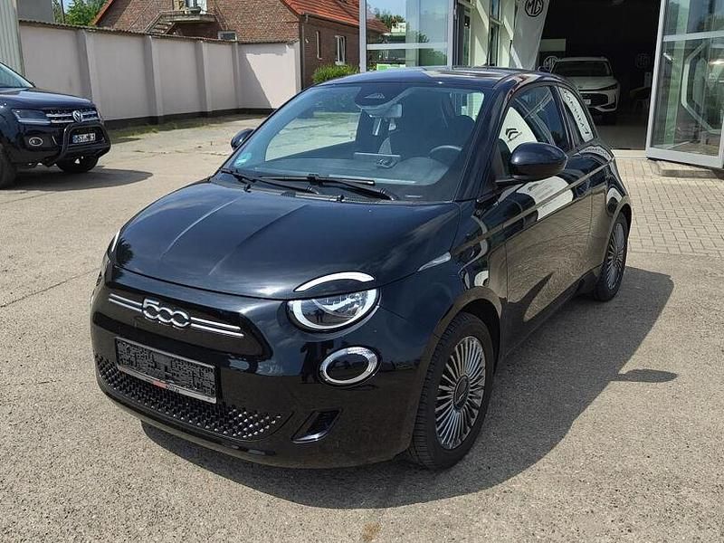 Blau (metallic) Gebraucht 2021 Fiat 500e Icon Limousine | 18.900 € (Fairer Preis) - Bild 1/4