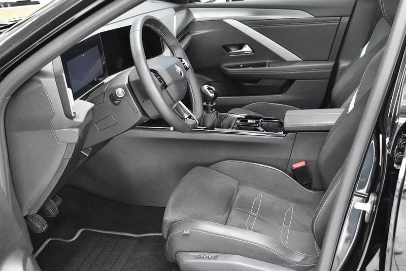 Gebraucht Opel Astra 131 PS (96 kW) 2025 Schwarz karbon schwarz met. Kombi