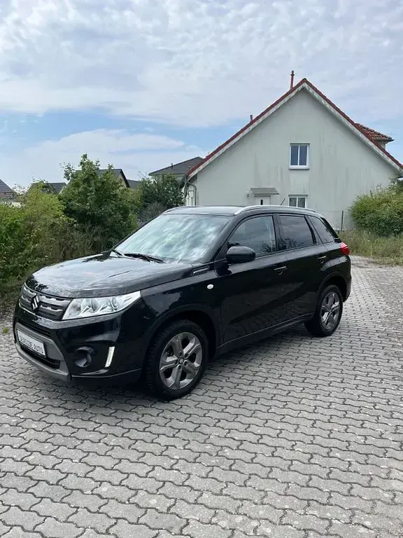 Gebraucht Suzuki Vitara Club 120 PS (88 kW) 2018 Schwarz SUV