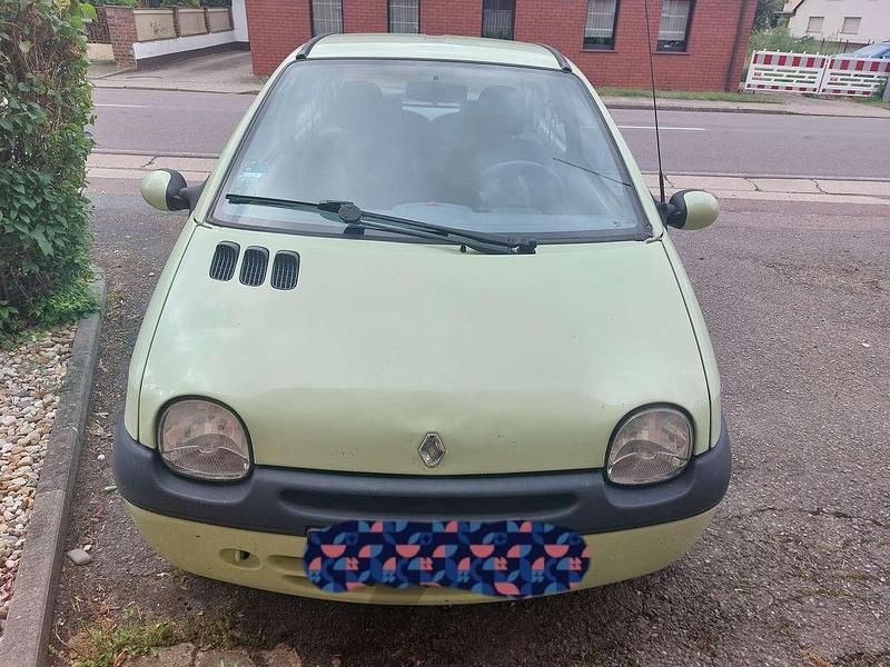 Gelb Gebraucht 2005 Renault Twingo Kleinwagen | 800 € (Guter Preis) - Bild 1/4