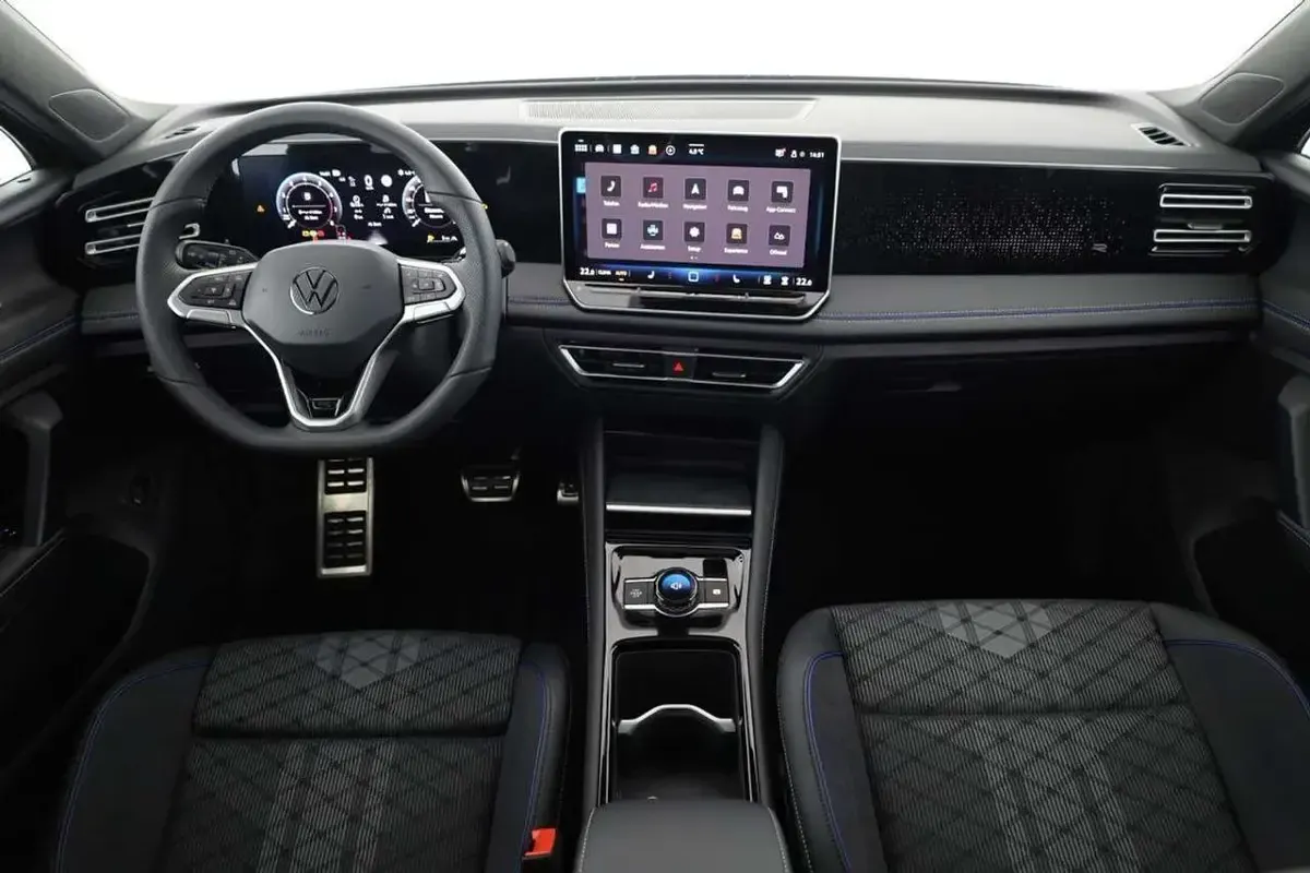Neu VW Tiguan R-line 265 PS (194 kW) 2025 Delfin grau metallic SUV