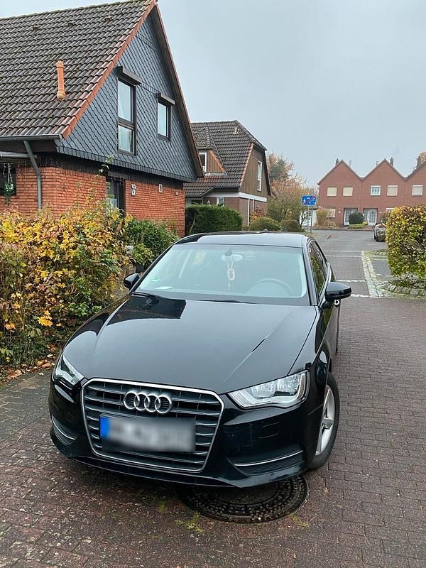 Schwarz Gebraucht 2013 Audi A3 Comfort Limousine | 10.500 € (Fairer Preis) - Bild 1/4