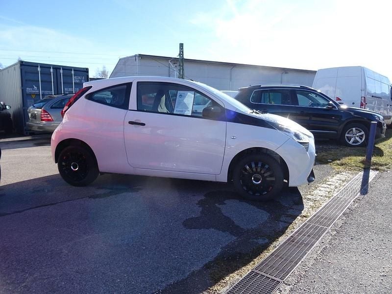 Gebraucht Toyota Aygo 72 PS (52 kW) 2021 Weiß Kleinwagen
