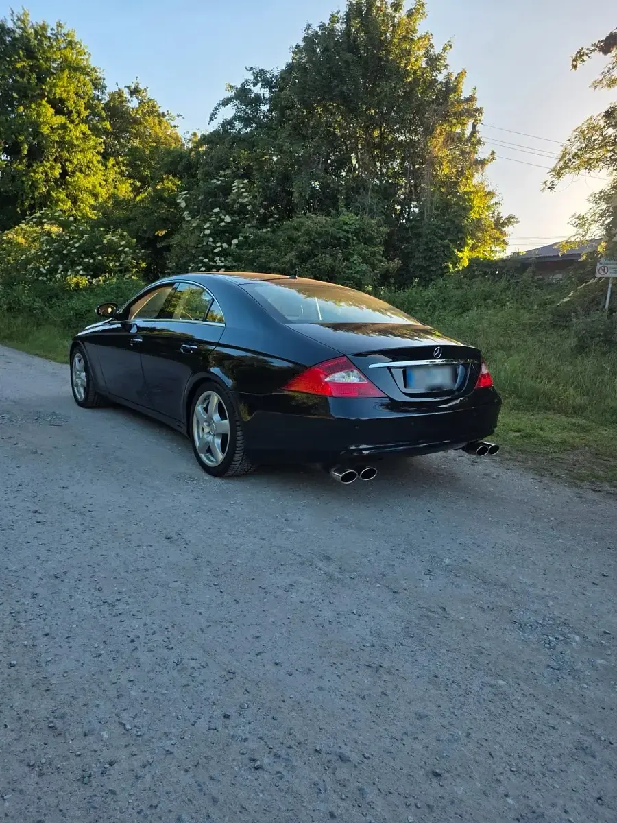 Gebraucht Mercedes CLS500 388 PS (285 kW) 2007 Blau Coupé