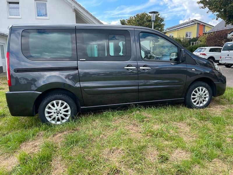 Grau Gebraucht 2014 Citroën Jumpy Exclusive Van / Kleinbus | 14.000 € (Fairer Preis) - Bild 1/4