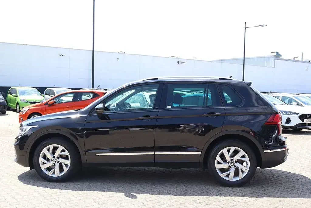 Gebraucht VW Tiguan United 150 PS (110 kW) 2021 Schwarz SUV