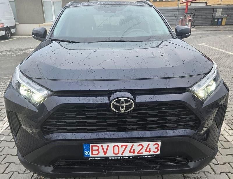 Blau Gebraucht 2022 Toyota RAV4 XLE SUV | 29.500 € (Fairer Preis) - Bild 1/4