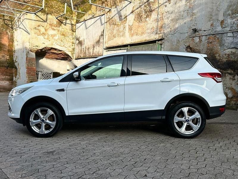 Weiß Gebraucht 2014 Ford Kuga Titanium SUV | 6.900 € (Guter Preis) - Bild 1/4