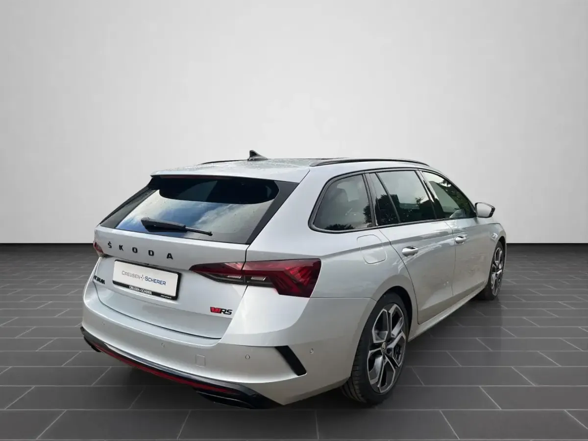Gebraucht Skoda Octavia RS 245 PS (180 kW) 2024 Brillantsilber metallic Kombi