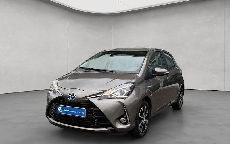 Gebraucht Toyota Yaris Hybrid Team 100 PS (73 kW) 2018 Andere Limousine