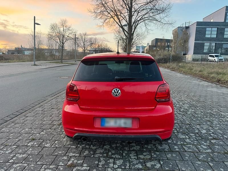 Gebraucht VW Polo Highline 90 PS (66 kW) 2017 Rot Kleinwagen