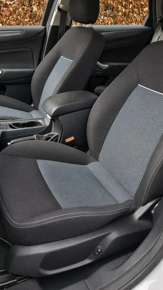 Gebraucht Ford Mondeo Titanium 140 PS (102 kW) 2011 Weiß Kombi