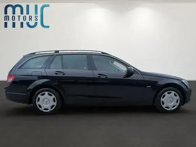 Second-hand Mercedes C220 170 CP (125 kW) 2009 Negru Berlinǎ