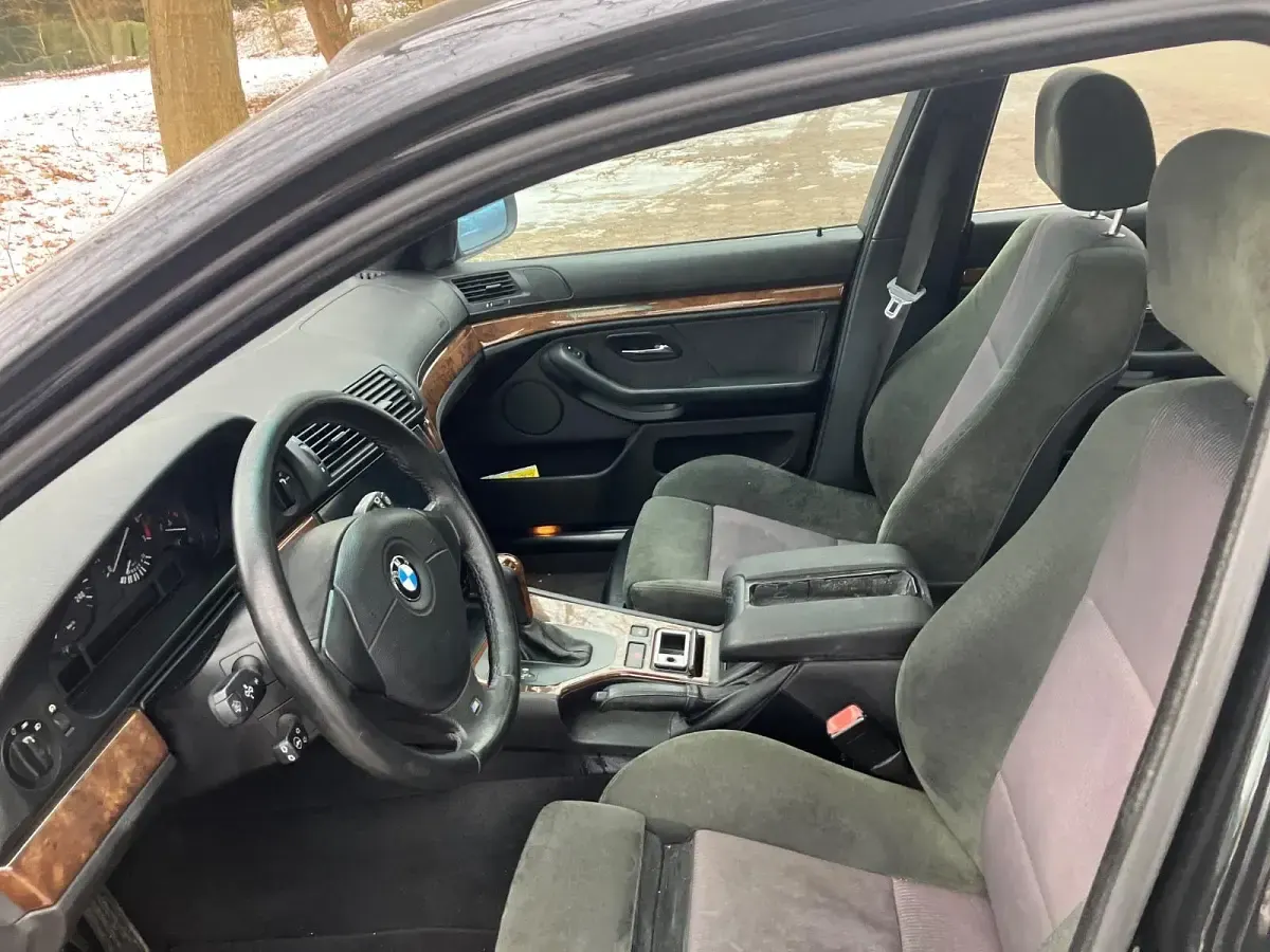 Gebraucht BMW 530 M Sport 231 PS (169 kW) 2001 Schwarz Limousine