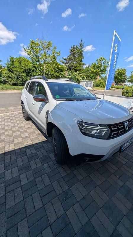 Weiß Gebraucht 2022 Dacia Duster Extreme SUV | 23.000 € (Etwas zu teuer) - Bild 1/4