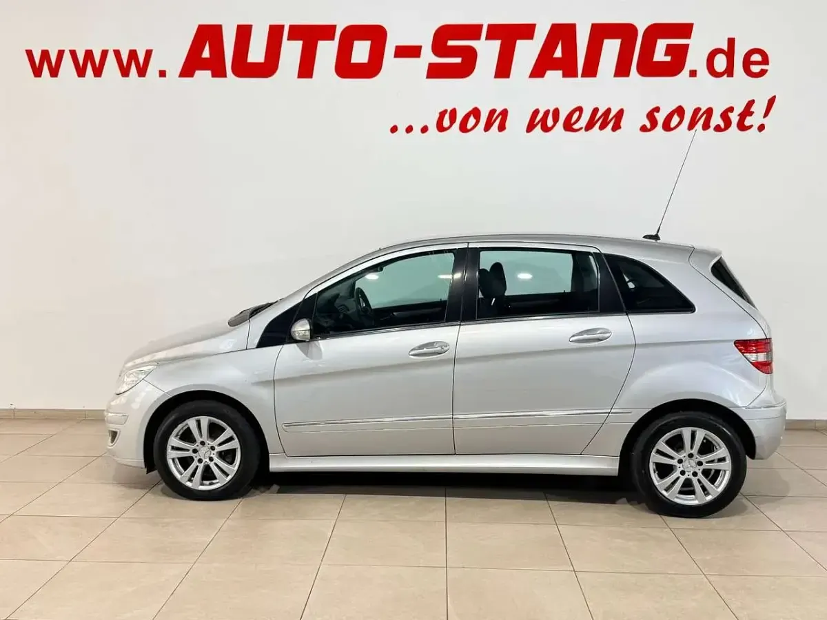 Gebraucht Mercedes B180 109 PS (80 kW) 2008 Silber Van / Kleinbus