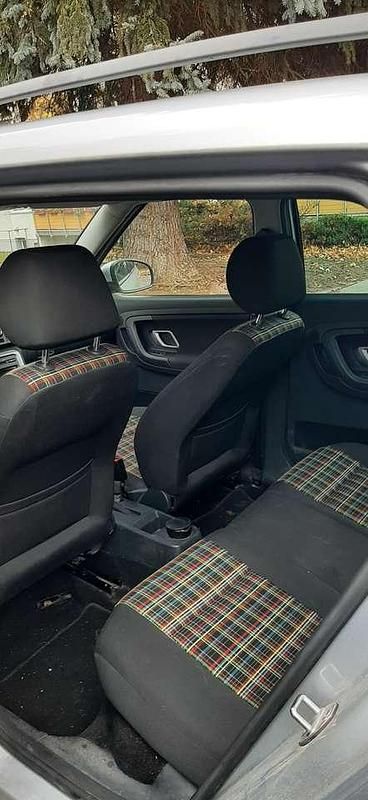 Gebraucht Skoda Fabia Comfort 60 PS (44 kW) 2012 Grau Limousine