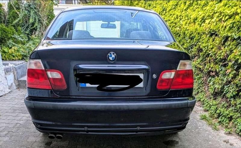 Gebraucht BMW 320 150 PS (110 kW) 2000 Limousine