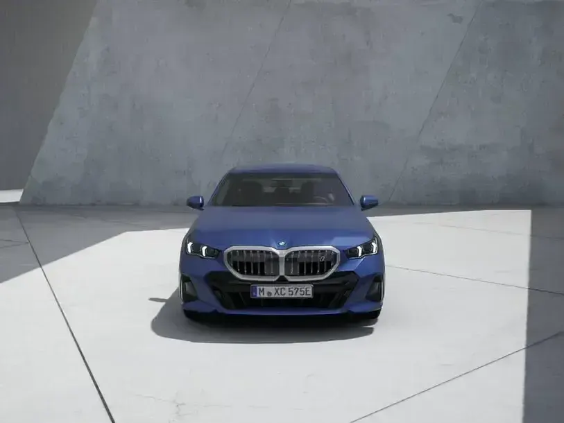 Gebraucht BMW i5 M Sport 289 kW (394 PS) 2025 Blau Limousine
