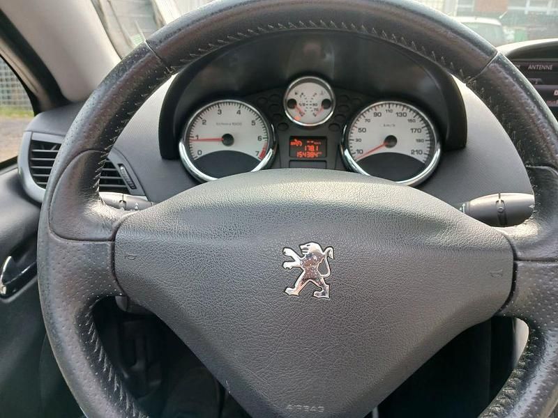 Gebraucht Peugeot 307 120 PS (88 kW) 2010 Beige Cabrio