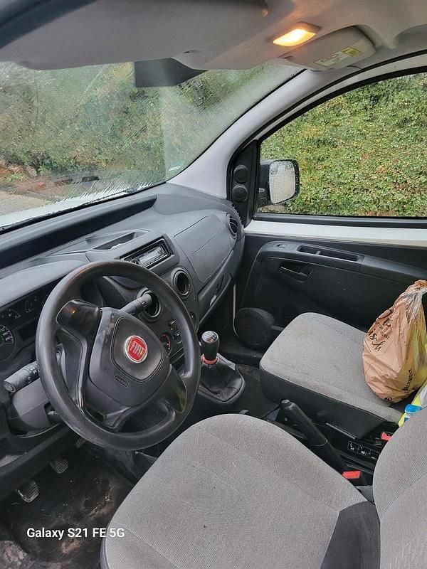 Gebraucht Fiat Fiorino 80 PS (58 kW) 2018 Weiß Van / Kleinbus