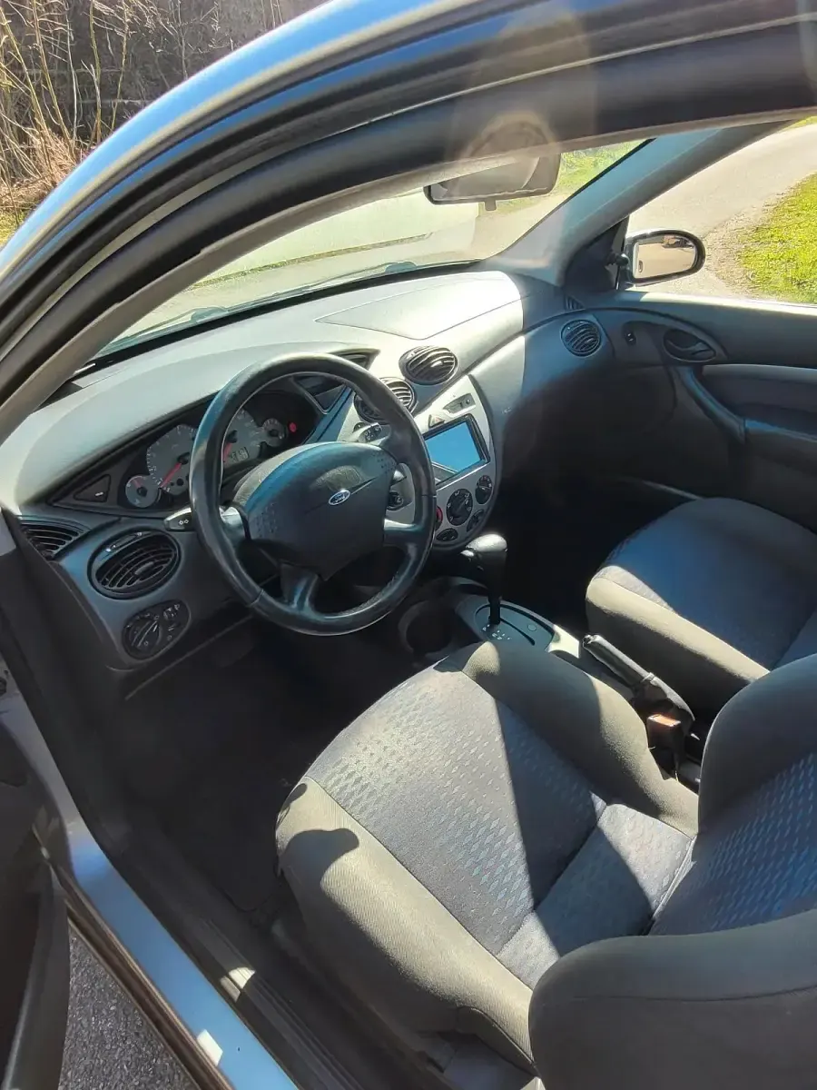 Usata Ford Focus 101 CV (74 kW) 2001 Argento Utilitaria