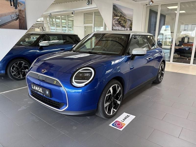 Gebraucht Mini Cooper SE 160 kW (218 PS) 2025 Blazing blue Kleinwagen