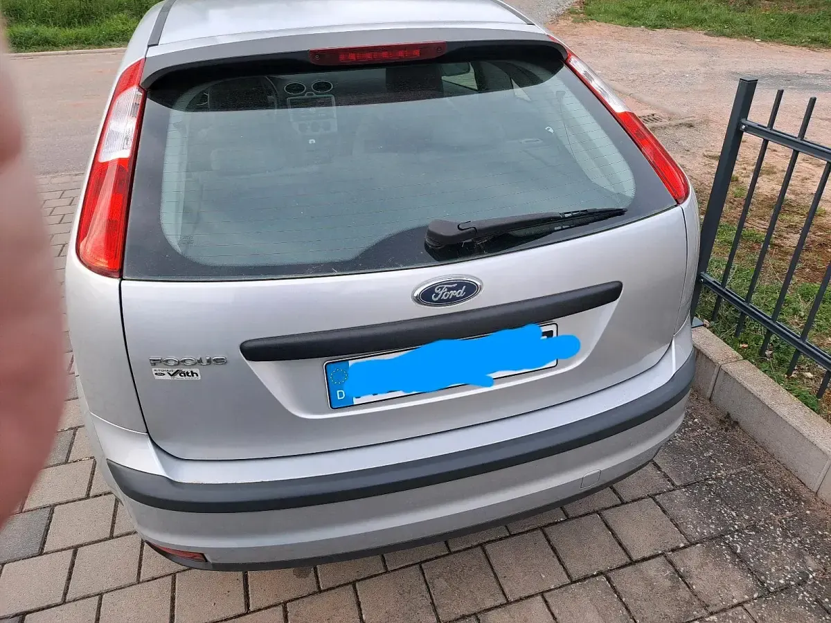 Gebraucht Ford Focus 100 PS (73 kW) 2005 Grau Kleinwagen