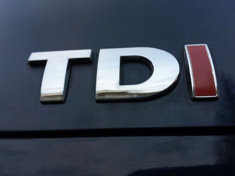 Schwarz Gebraucht 2002 VW Golf IV Sportline Kombi | 9.900 € - Bild 1/4