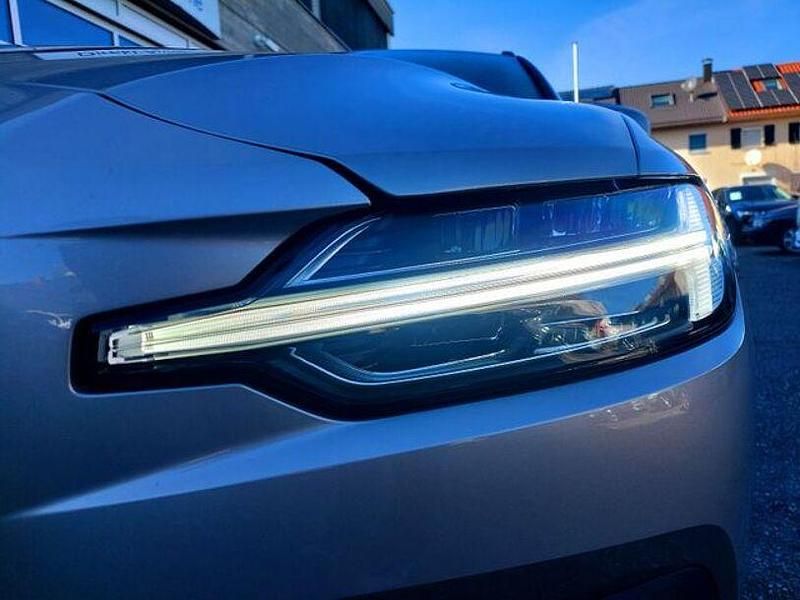 Gebraucht Volvo V60 Core 197 PS (144 kW) 2023 Silber Kombi