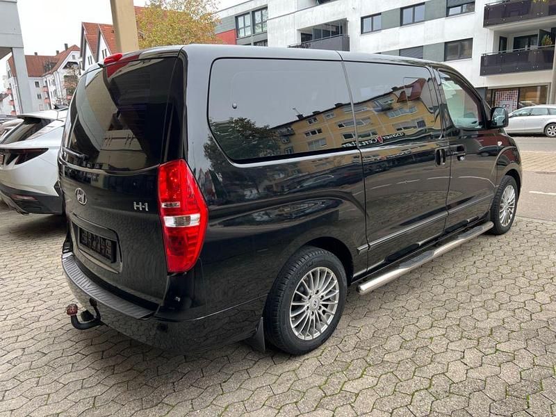 Gebraucht Hyundai H-1 Comfort 170 PS (125 kW) 2014 Schwarz Van / Kleinbus