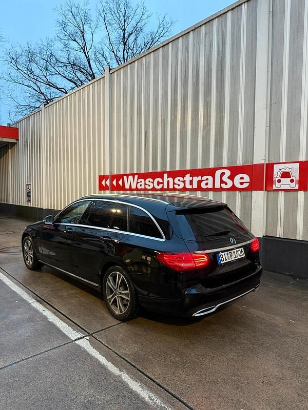 Gebraucht Mercedes C250 204 PS (150 kW) 2014 Schwarz Kombi