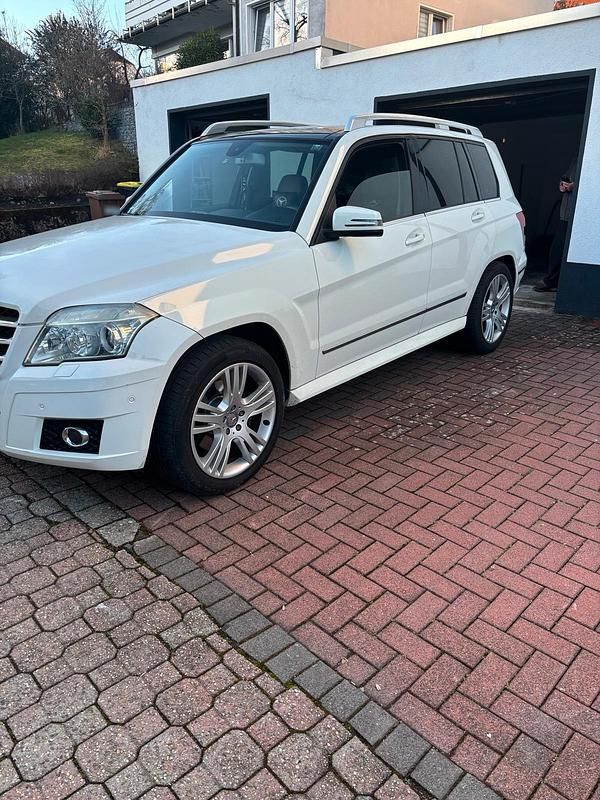 Gebraucht Mercedes GLK320 224 PS (164 kW) 2009 Weiß SUV