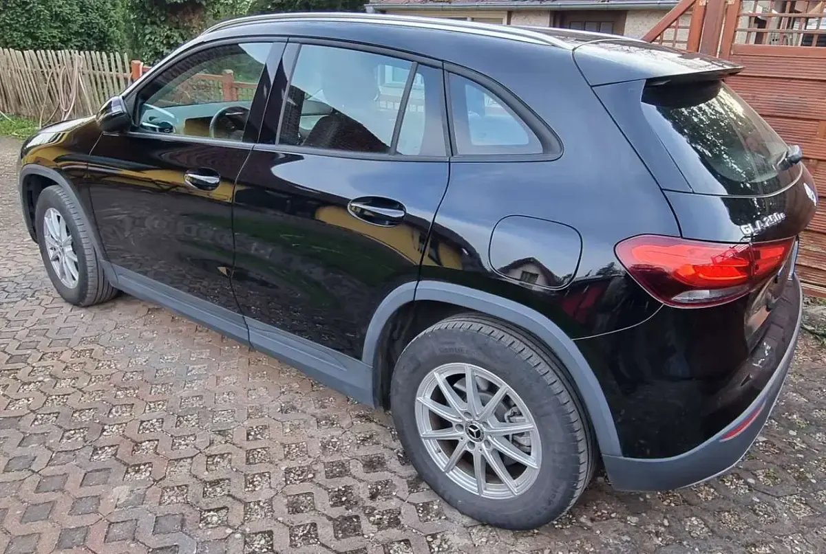Second-hand Mercedes E250 218 CP (160 kW) 2022 Negru SUV