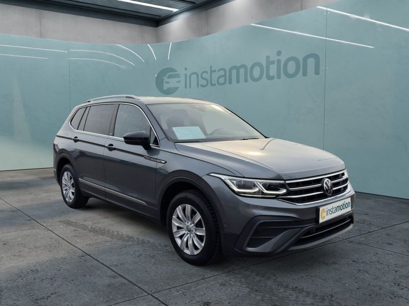 Grau Gebraucht 2024 VW Tiguan Allspace SUV | 40.640 € (Etwas zu teuer) - Bild 1/3